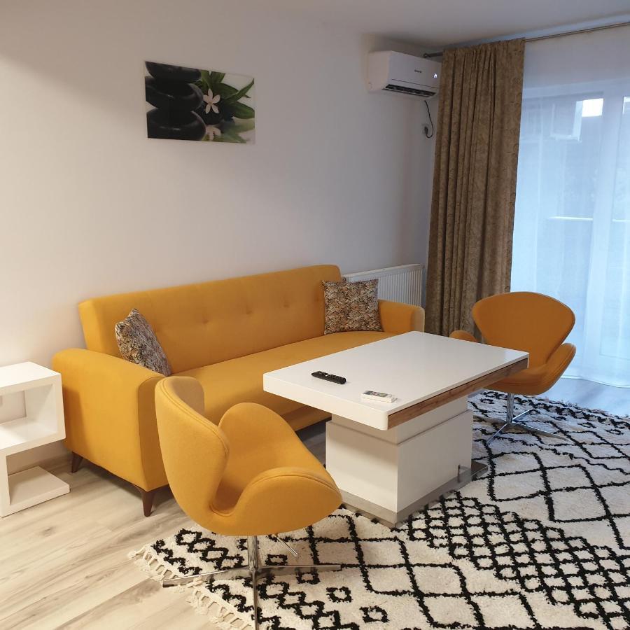 Carolina Sweet Apartament Oradea Exterior photo